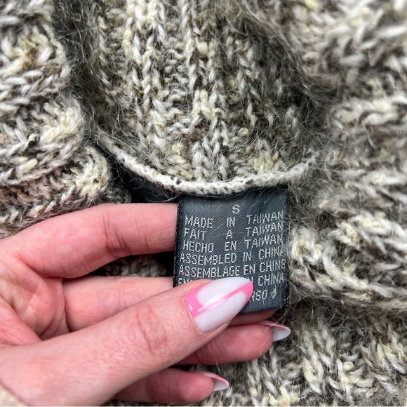 Vintage Knit Mohair Turtleneck Sweater - Picture 5 of 7